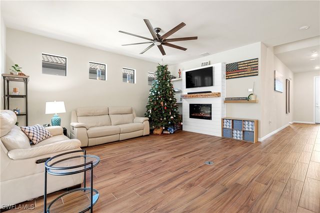 3944 Black Eagle LN, Fort Myers, FL 33966