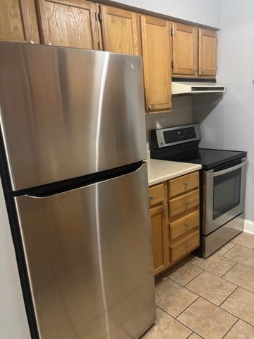 806 E Old Willow Road 211, Prospect Heights, IL 60070