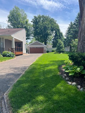 3929 Fordham Drive NE, Saint Anthony, MN 55421