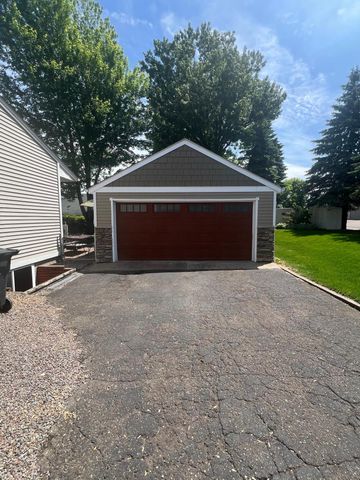 3929 Fordham Drive NE, Saint Anthony, MN 55421
