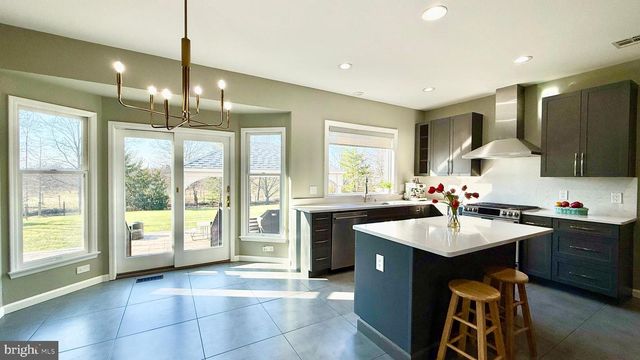 36 POLING FARM CT, Belle Mead, NJ 08502