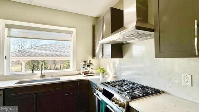 36 POLING FARM CT, Belle Mead, NJ 08502