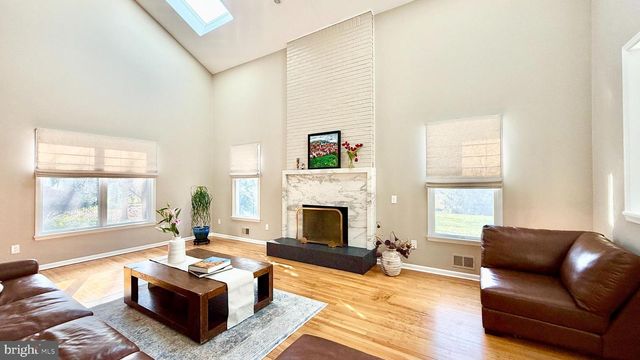 36 POLING FARM CT, Belle Mead, NJ 08502