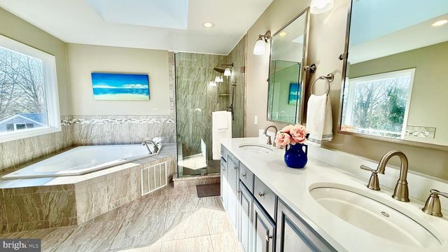 36 POLING FARM CT, Belle Mead, NJ 08502