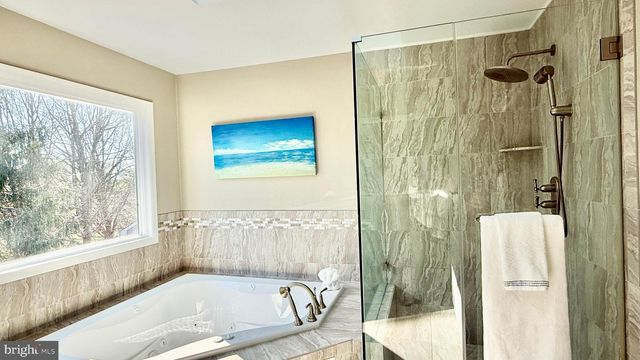 36 POLING FARM CT, Belle Mead, NJ 08502