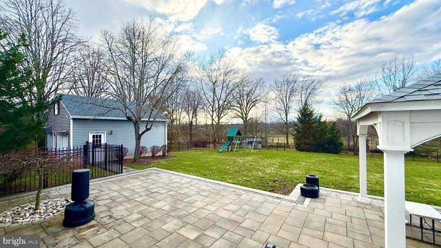 36 POLING FARM CT, Belle Mead, NJ 08502