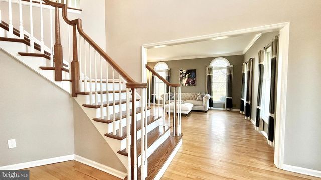 36 POLING FARM CT, Belle Mead, NJ 08502