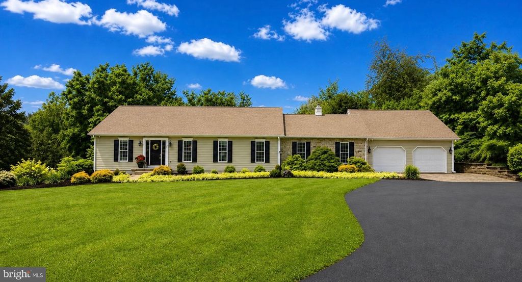 105 DERBY CT, Martinsburg, WV 25403