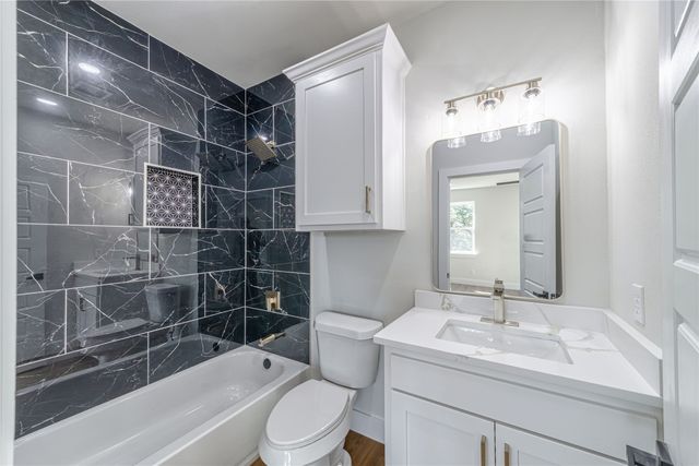 5917 Barkridge, Granbury, TX 76048