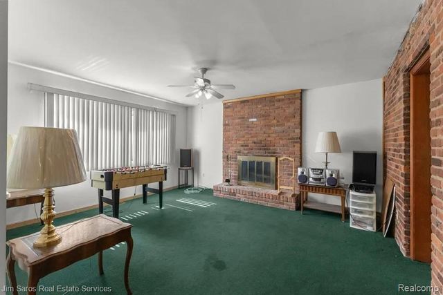 1883 Lochmoor Boulevard, Grosse Pointe, MI 48236
