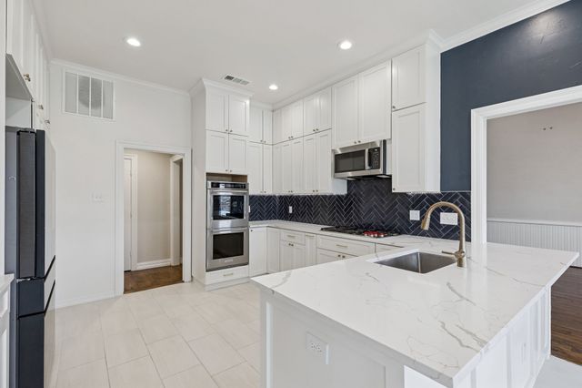 7207 Abrams Place Court, Dallas, TX 75231