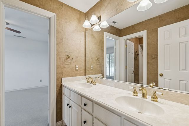 7207 Abrams Place Court, Dallas, TX 75231