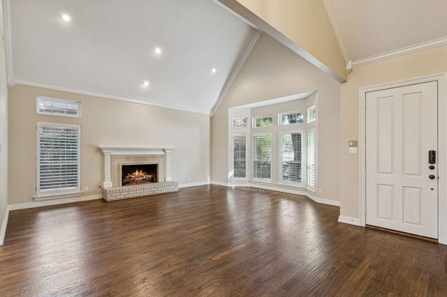 7207 Abrams Place Court, Dallas, TX 75231