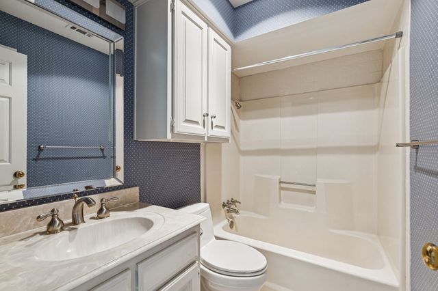 7207 Abrams Place Court, Dallas, TX 75231