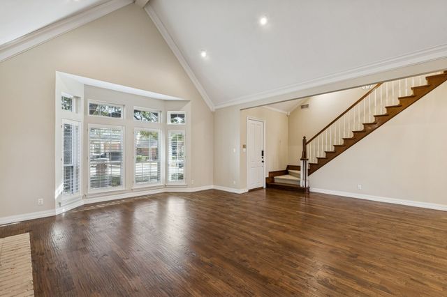 7207 Abrams Place Court, Dallas, TX 75231