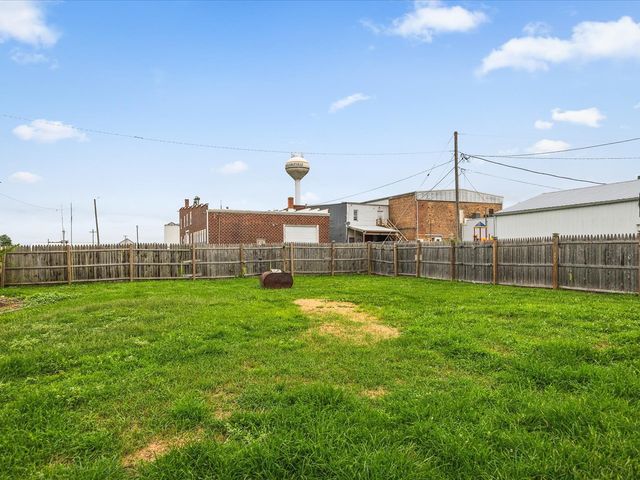 305 Holcomb Avenue, Milledgeville, IL 61051