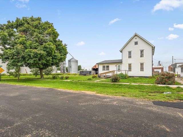 305 Holcomb Avenue, Milledgeville, IL 61051