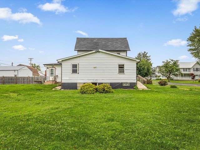 305 Holcomb Avenue, Milledgeville, IL 61051