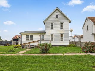 305 Holcomb Avenue, Milledgeville, IL 61051