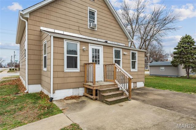 12 E Ash Street, New Baden, IL 62265