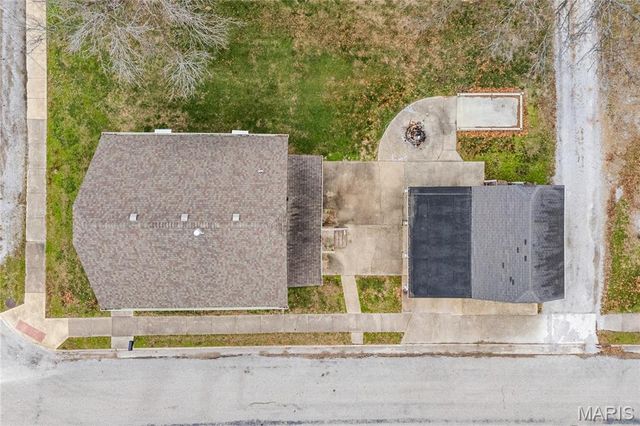 12 E Ash Street, New Baden, IL 62265