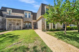 3020 Stonehenge Lane, Carrollton, TX 75006