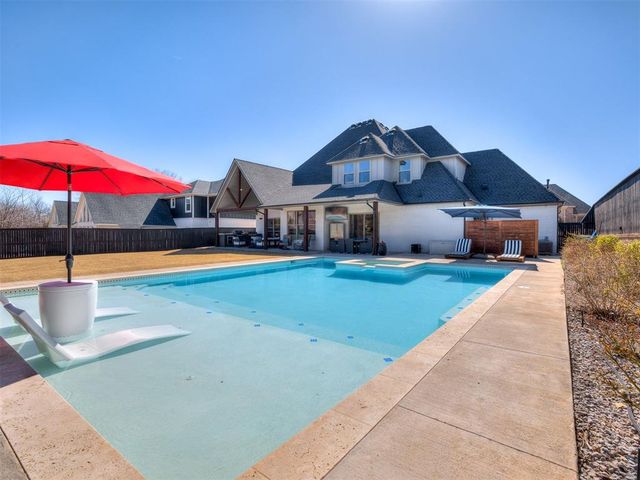 8301 Grass Creek Drive, Edmond, OK 73034