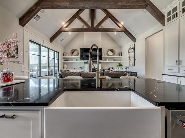 8301 Grass Creek Drive, Edmond, OK 73034