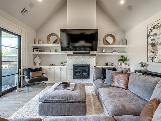 8301 Grass Creek Drive, Edmond, OK 73034