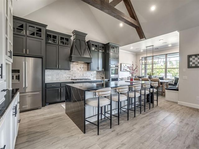 8301 Grass Creek Drive, Edmond, OK 73034