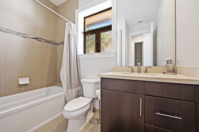 95 Isle Of Venice Drive, Fort Lauderdale, FL 33301