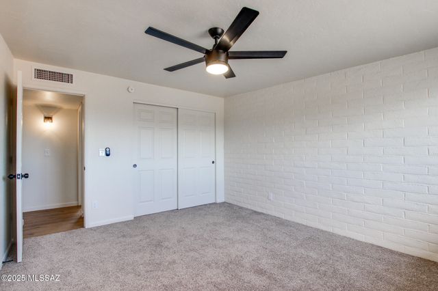 3303 S Manitoba Avenue, Tucson, AZ 85730