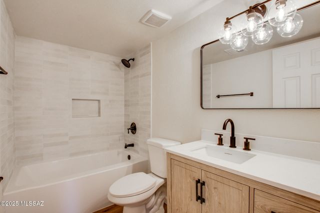 3303 S Manitoba Avenue, Tucson, AZ 85730