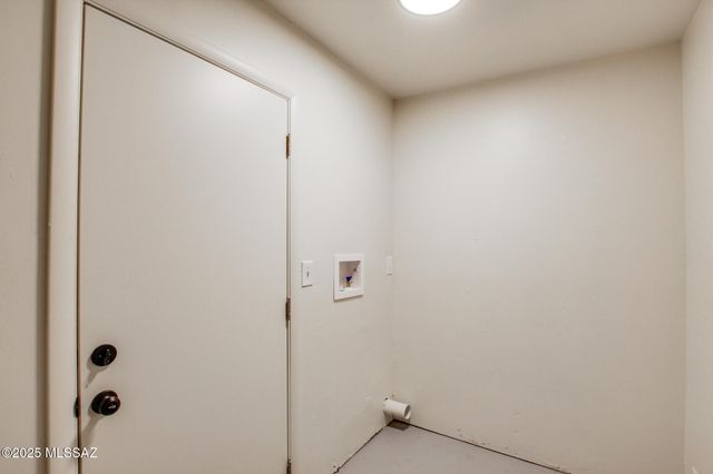 3303 S Manitoba Avenue, Tucson, AZ 85730