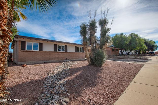 3303 S Manitoba Avenue, Tucson, AZ 85730