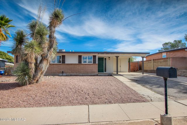 3303 S Manitoba Avenue, Tucson, AZ 85730