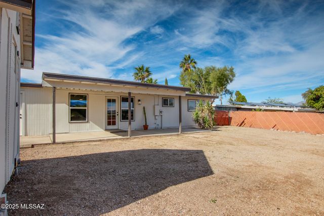 3303 S Manitoba Avenue, Tucson, AZ 85730
