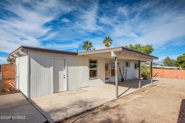 3303 S Manitoba Avenue, Tucson, AZ 85730