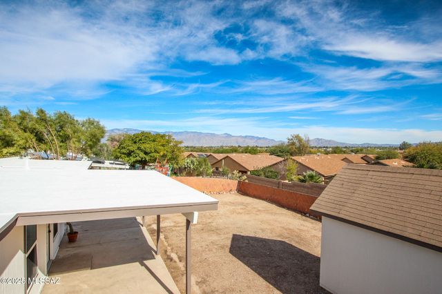 3303 S Manitoba Avenue, Tucson, AZ 85730