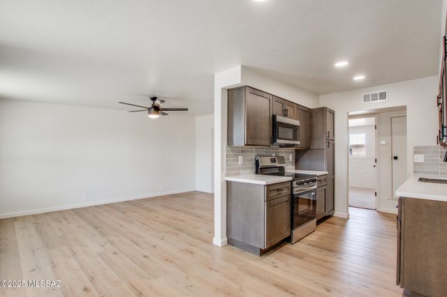 3303 S Manitoba Avenue, Tucson, AZ 85730