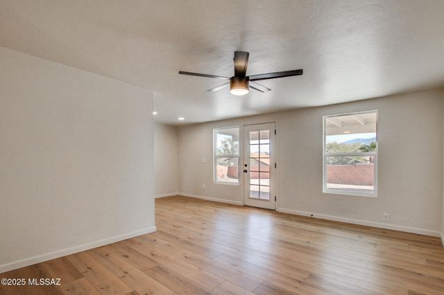 3303 S Manitoba Avenue, Tucson, AZ 85730