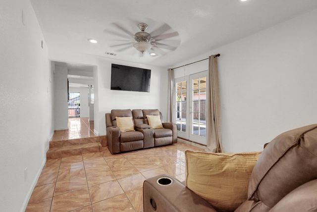 443 W 9th St, Stockton, CA 95206