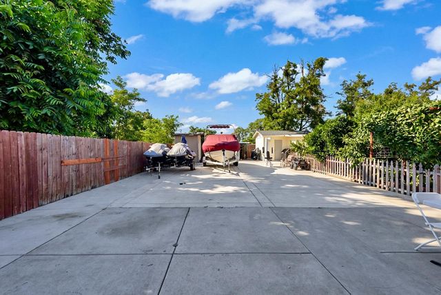 443 W 9th St, Stockton, CA 95206