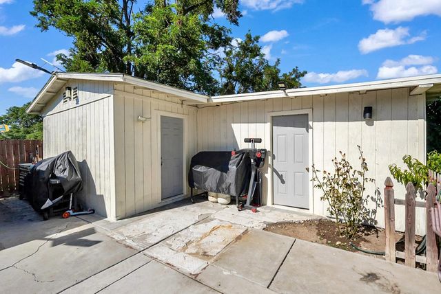 443 W 9th St, Stockton, CA 95206