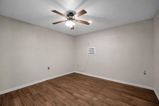 443 W 9th St, Stockton, CA 95206