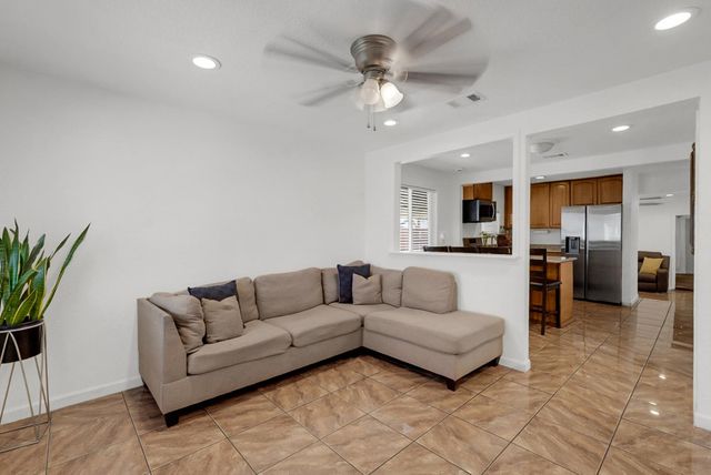 443 W 9th St, Stockton, CA 95206