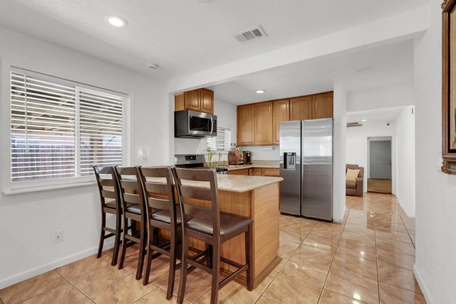 443 W 9th St, Stockton, CA 95206