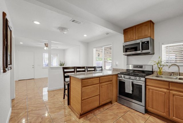 443 W 9th St, Stockton, CA 95206