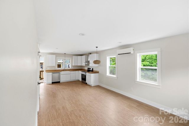17 Fireside Drive, Asheville, NC 28806