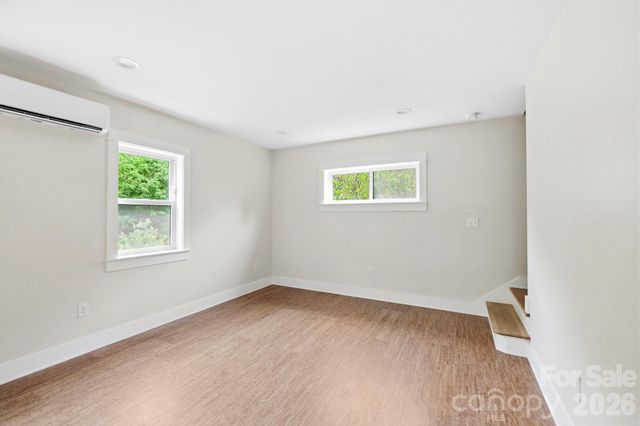 17 Fireside Drive, Asheville, NC 28806